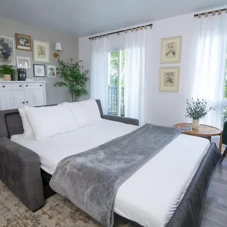 Riverfront Oasis Pool King Bed Walk To Broadway