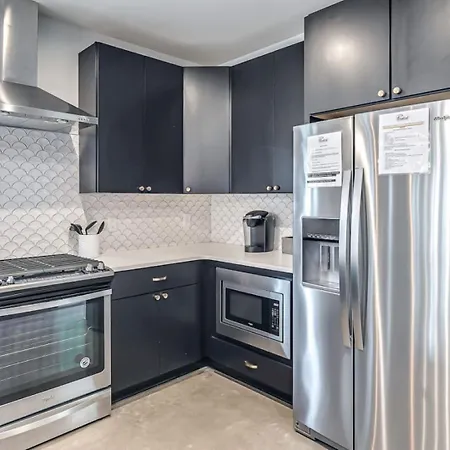 First Down, Last Call Sleeps 22, 1 Mi To Nissan! Holiday home Nashville