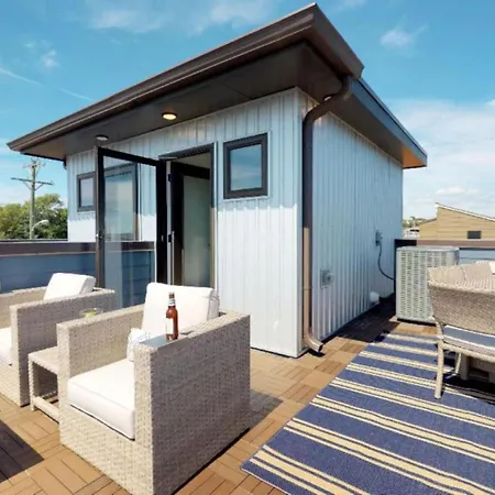 Holiday home Rooftop Deck With View Modern Charming *