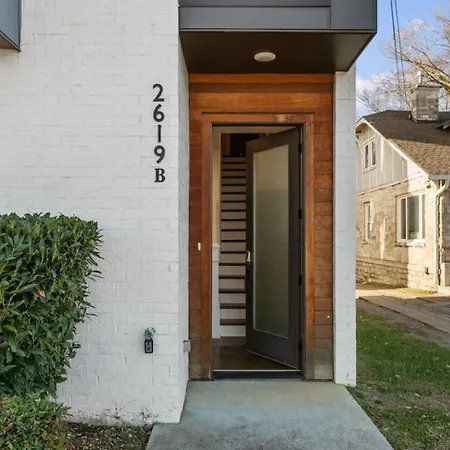 Gorgeous Rooftop Deck 3 Bdrs 3 Baths
