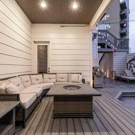 Luxury House - Heated Pool - In The Gulch - Walk Anywhere Nashville