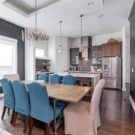 Luxury House - Heated Pool - In The Gulch - Walk Anywhere *
