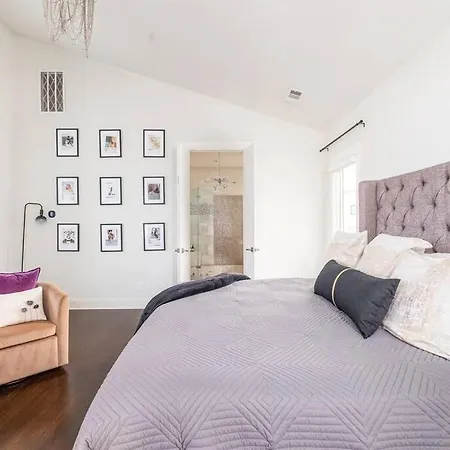 Luxury House - Heated Pool - In The Gulch - Walk Anywhere Holiday home *