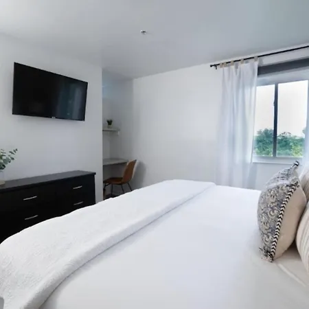 Riverfront Oasis Pool King Bed Walk To Broadway