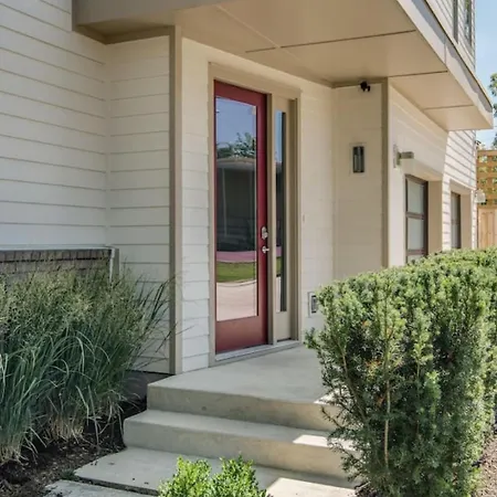 Great Location, Large - Roof Deck, Walk To Ni Holiday home Nashville