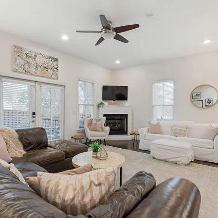 Downtown Luxury House - Beautiful Outdoor Spaces Holiday home *