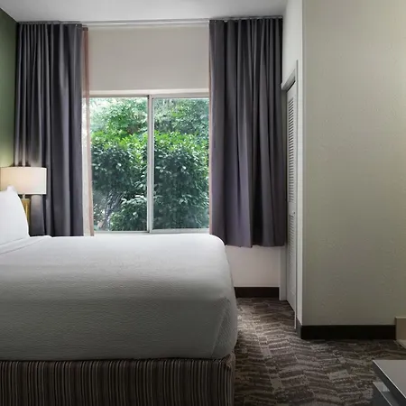 Hotel Springhill Metrocenter 3*