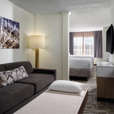 Hotel Springhill Metrocenter 3*
