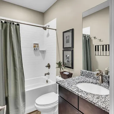 Holiday home Lux East Nash-hot Tub & Rooftop Patio Nashville