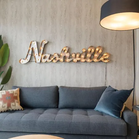 Walk To Nightlife, Vanderbilt, Minutes To Broadway *