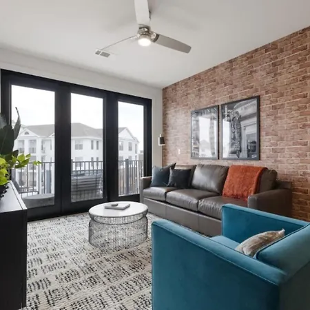 Walk To Nightlife, Vanderbilt, Minutes To Broadway Holiday home *