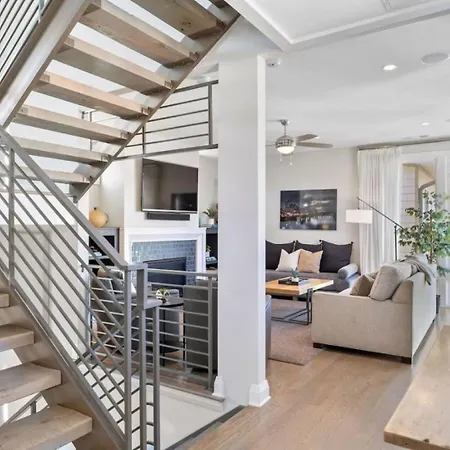 Holiday home Steps To The Gulch 4Br 3,5 Ba Rooftop Wet Bar Nashville