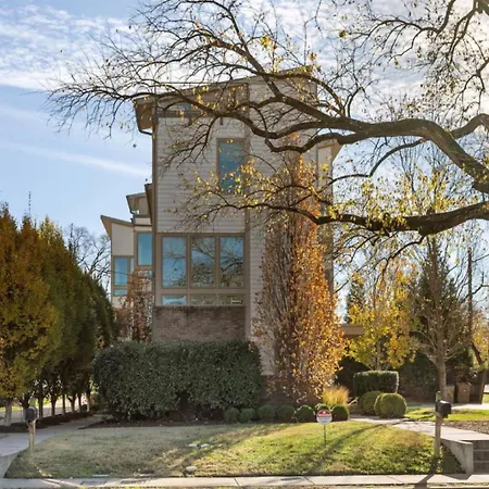 Holiday home Steps To The Gulch 4Br 3,5 Ba Rooftop Wet Bar Nashville