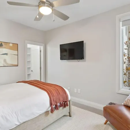 Holiday home Steps To The Gulch 4Br 3,5 Ba Rooftop Wet Bar *