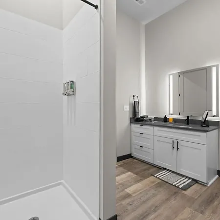 Alto 105 Apartment *