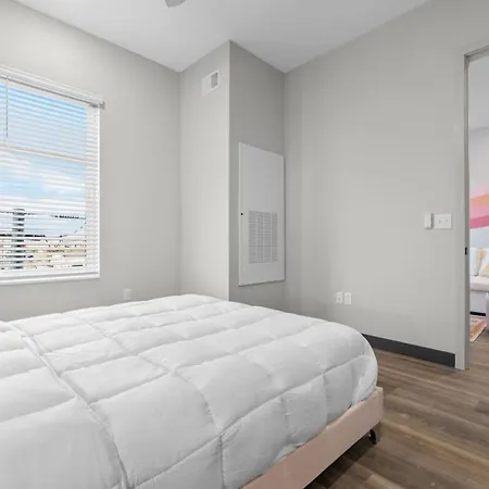 Alto 406 Apartment