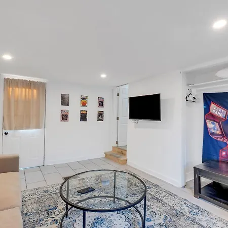 Holiday home Charming Downtown Getaway Cozy Living Space *