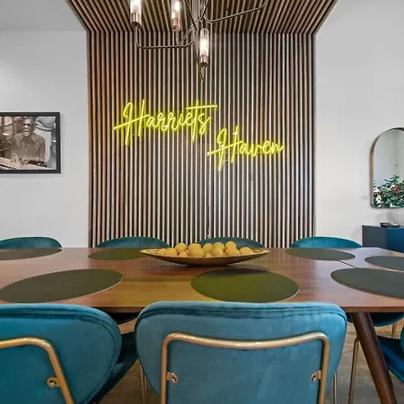 Mid-century Luxury Rooftop Lounge Near Broadway *