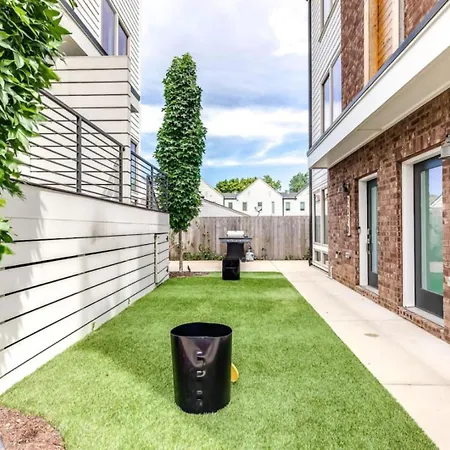 Skyline View With Rooftop Deck Holiday home Nashville