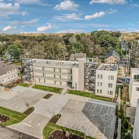 Apartment Rooftop Views Stylish Decor Nash Downtown Access