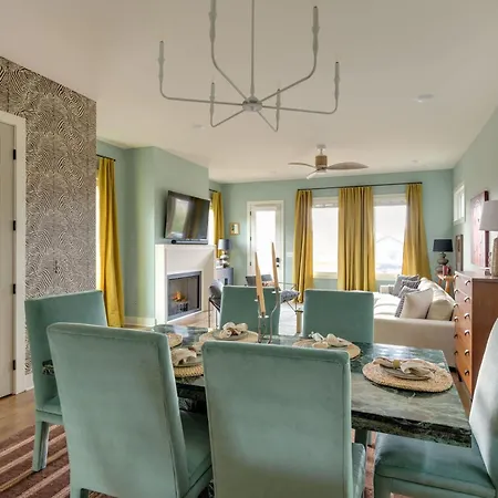 The Lyric - New Luxury Home, Rooftop With Firepit! Holiday home *