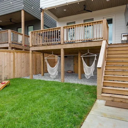 The Lyric - New Luxury Home, Rooftop With Firepit! Holiday home Nashville