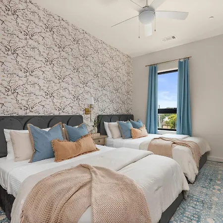 The Crescendo - On Music Row Apartment *