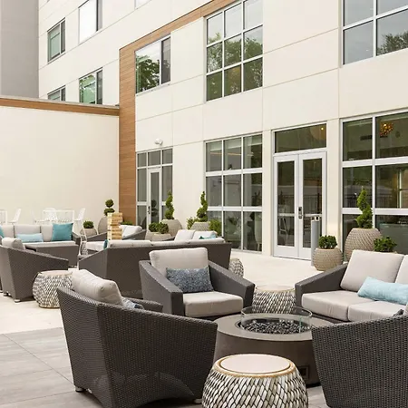Hotel Element By Marriott Airport 3*