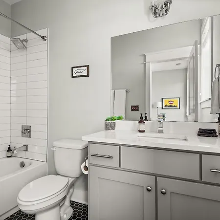 Dream - Luxury 3br Townhouse With Rooftop View *
