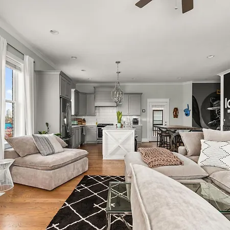 Dream - Luxury 3br Townhouse With Rooftop View Holiday home