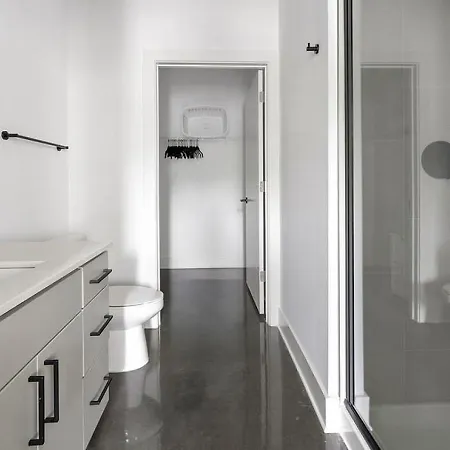Apartment Landing At Standard Assembly - In South