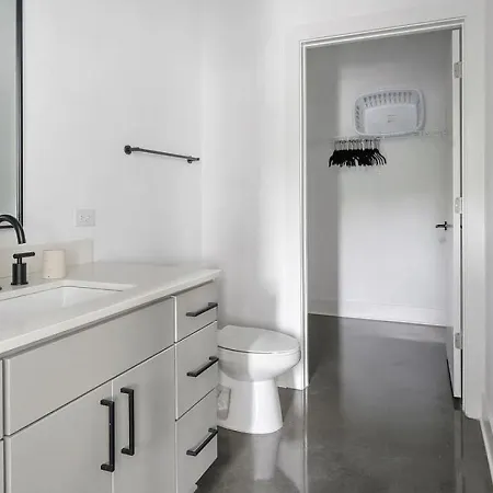 Apartment Landing At Standard Assembly - In South