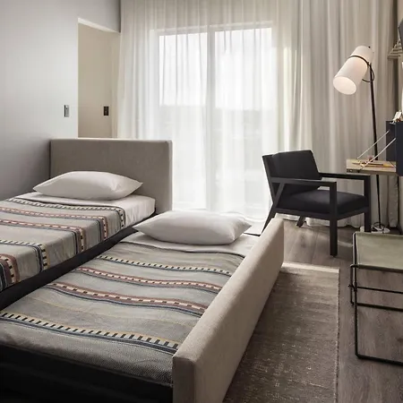 Hotel Moxy Vanderbilt Area 3*