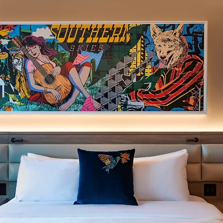 W Hotel 5*