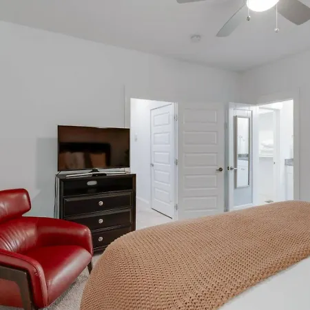 Elegant Townhouse Near Broadway Holiday home *