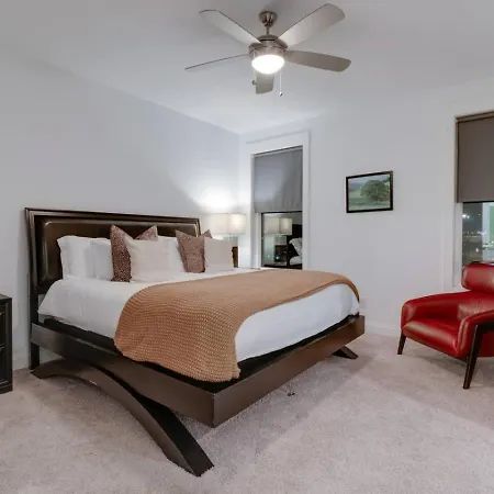 Holiday home Elegant Townhouse Near Broadway *