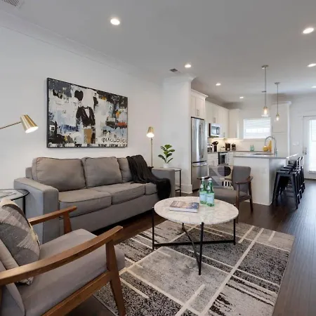 Minutes To Broadway Pet Friendly Escape *