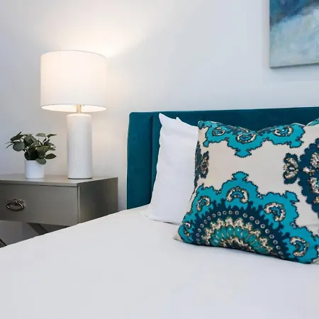 Minutes To Broadway Pet Friendly Escape