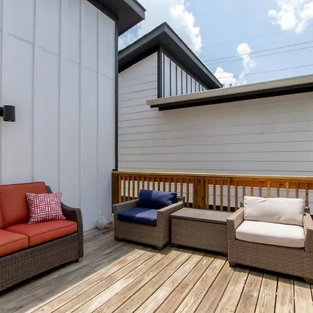 Beautiful Luxury Downtown Private Roofdeck *