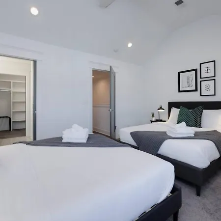 Holiday home Beautiful Music Townhome Great Location