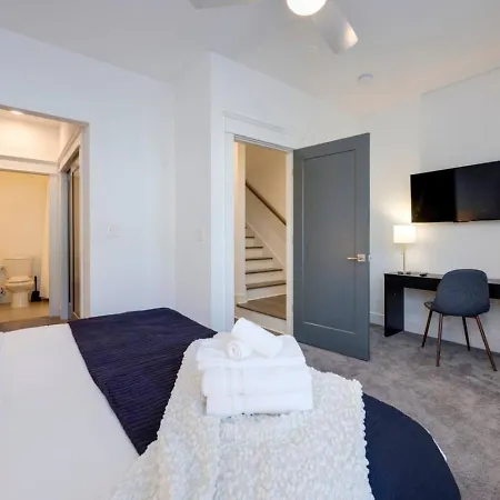 Beautiful Music Townhome Great Location *