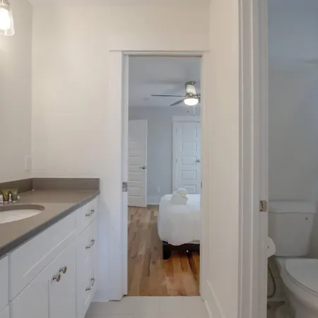 Holiday home East Nash Luxury Four Bedrooms Huge Rooftop Patio *