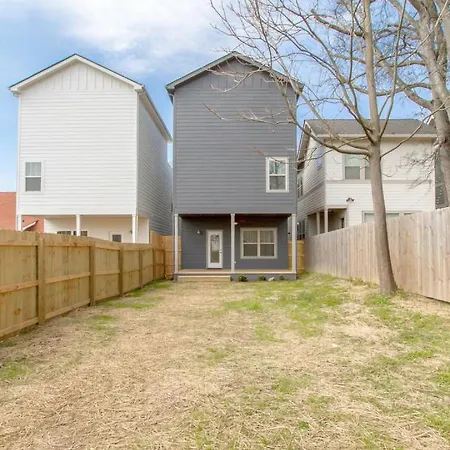 Holiday home East Nash Luxury Four Bedrooms Huge Rooftop Patio Nashville