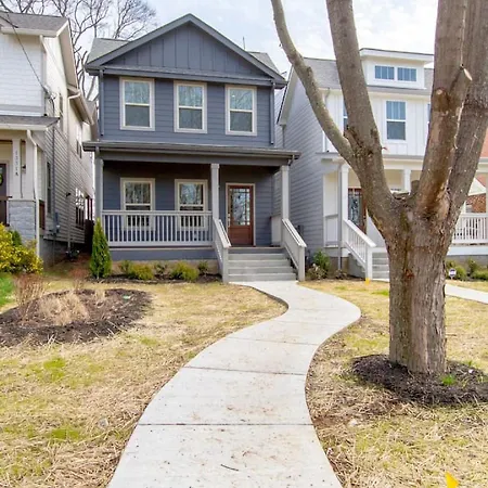 East Nash Luxury Four Bedrooms Huge Rooftop Patio Nashville