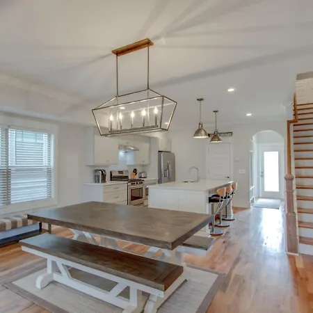 Holiday home East Nash Luxury Four Bedrooms Huge Rooftop Patio Nashville