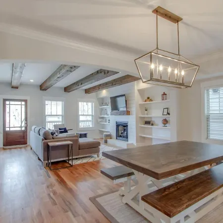 Holiday home East Nash Luxury Four Bedrooms Huge Rooftop Patio *
