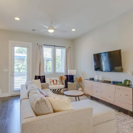 Chic Private Rooftop Minutes To Downtown