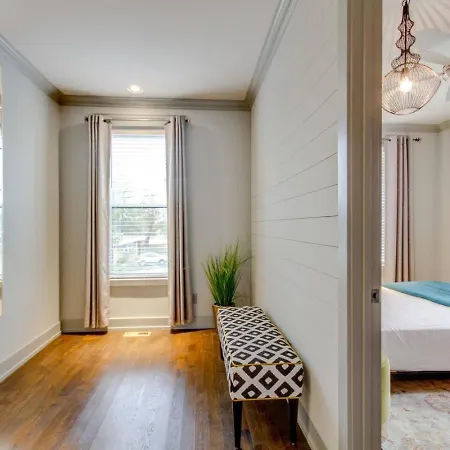 Gulch Getaway The Nash Nest Epic Rooftop Holiday home