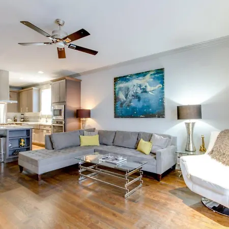 Holiday home Gulch Getaway The Nash Nest Epic Rooftop *