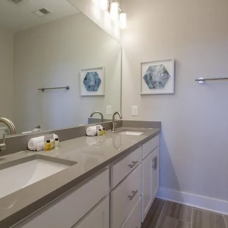 Holiday home Overlook Luxury Amenities Minutes To Downtown